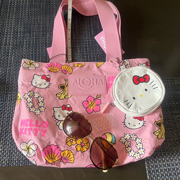 ALOHA Collection Pink Hello Kitty Tote with Coin Purse - Picture 12 of 12